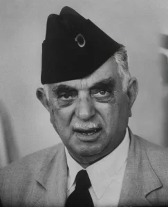 Prime Minister of Iraq, Nouri Al-Saeed, in the 1950s, wearing a Sidara 1950s