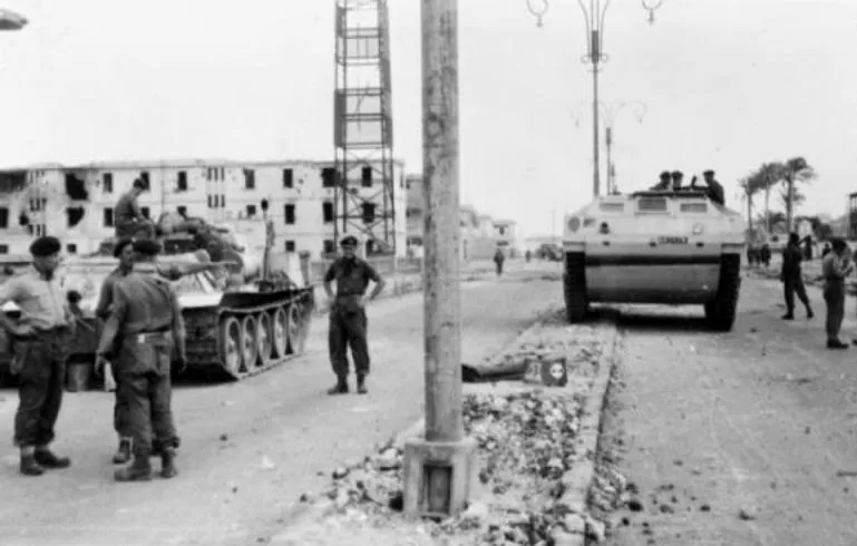 Link up between the 3rd Battalion, The Parachute Regiment, and the Commandos at the Coast Guard barracks in Port Said