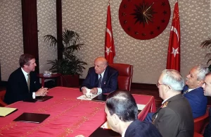 Secretary of Defense William Cohen (left) meets with Turkish President Suleyman Demirel (center) in Ankara, Turkey, Nov. 6, 1998