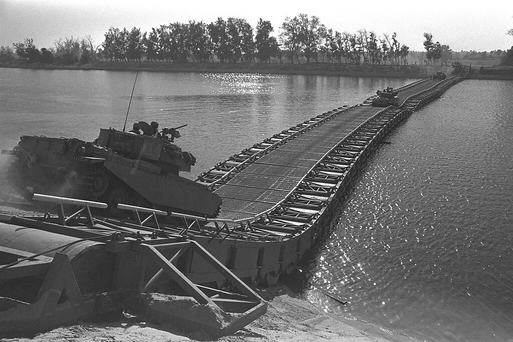 YOM KIPPUR WAR. IN THE PHOTO, A MOBILE BRIDGE BUILT BY THE IDF ON THE SUEZ CANAL 25 October 1973