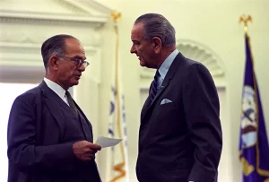 eeting between President Lyndon B. Johnson (r.) and Senator J. William Fulbright